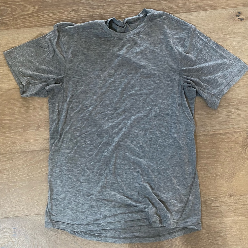 lululemon athletica Heather Gray Short Sleeve Tee